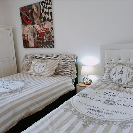 Charmant Appartement Independant, 5 Mn De Rouen, Avec Terrasse, Refait A Neuf Franqueville-Saint-Pierre Buitenkant foto