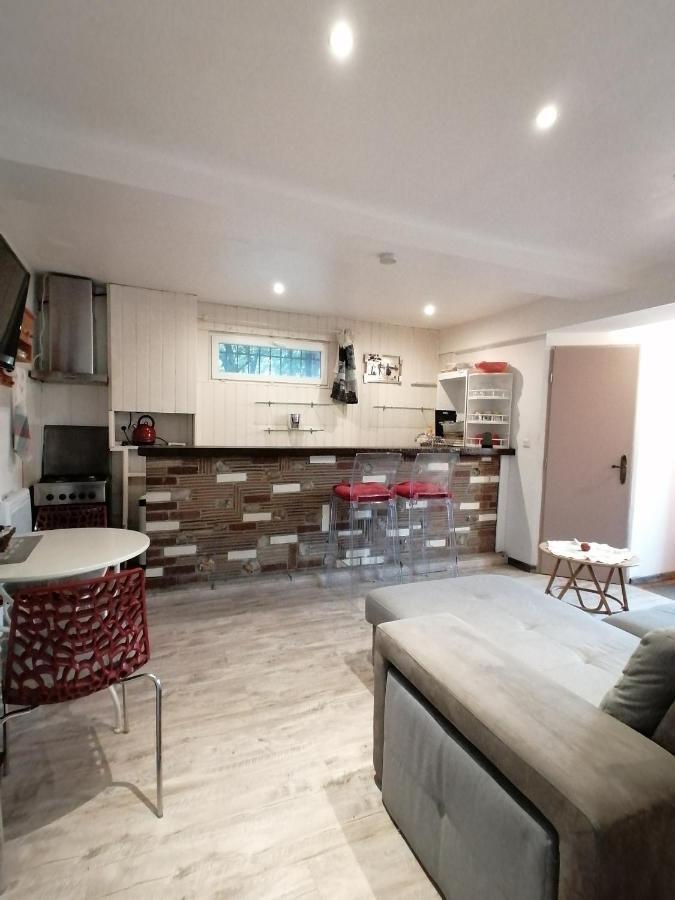 Charmant Appartement Independant, 5 Mn De Rouen, Avec Terrasse, Refait A Neuf Franqueville-Saint-Pierre Buitenkant foto